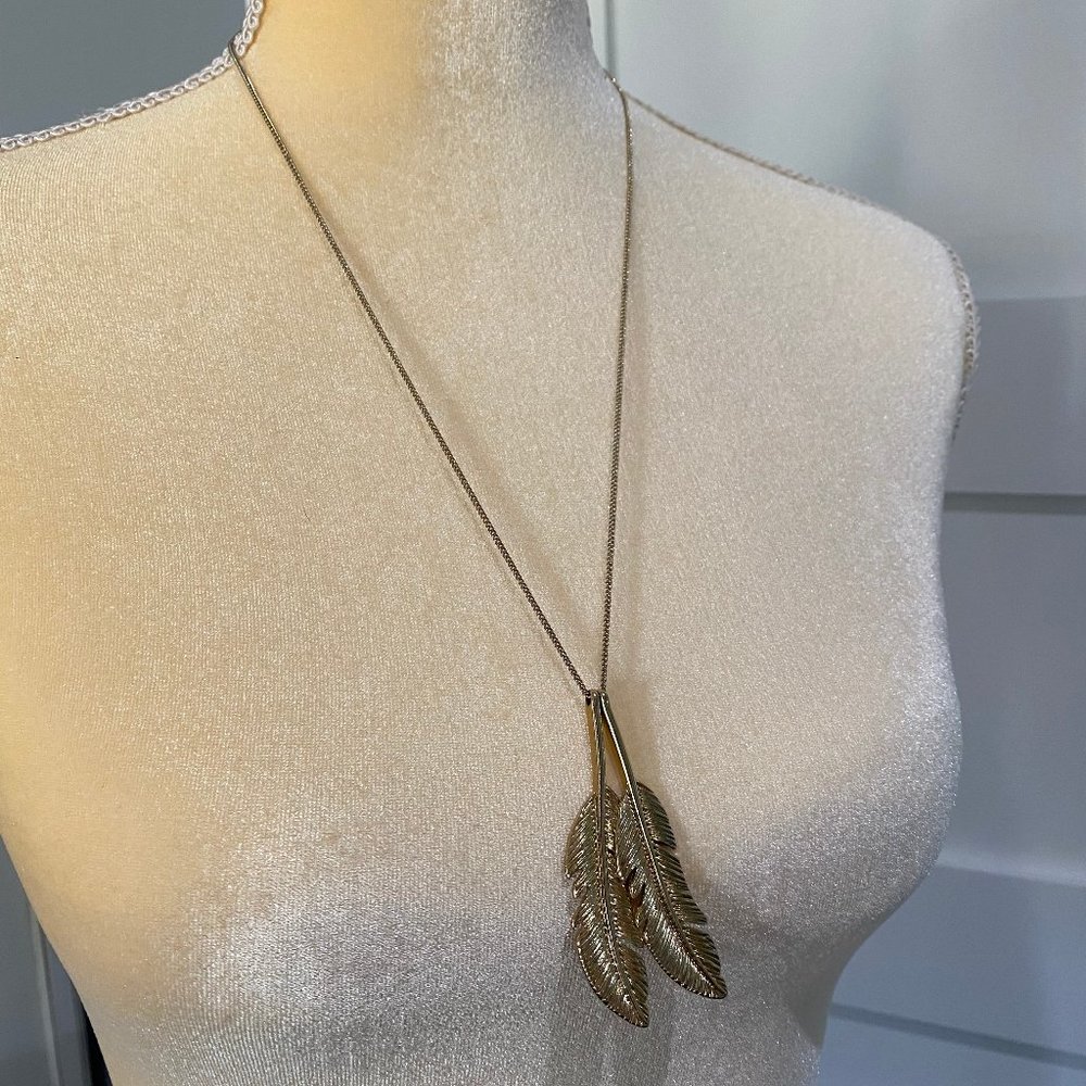 Gold double feather necklace